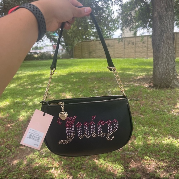 New Juicy Couture Shoulder Bag
Liquorice Be Classic II Shoulder Bag
New - Picture 12 of 13